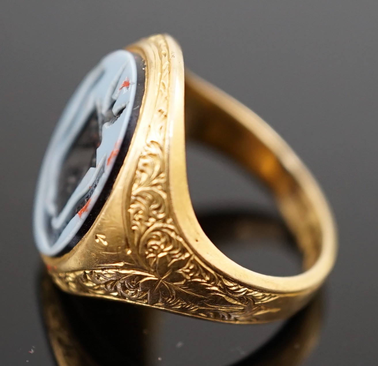 A Victorian 18ct gold and intaglio sardonyx set signet ring